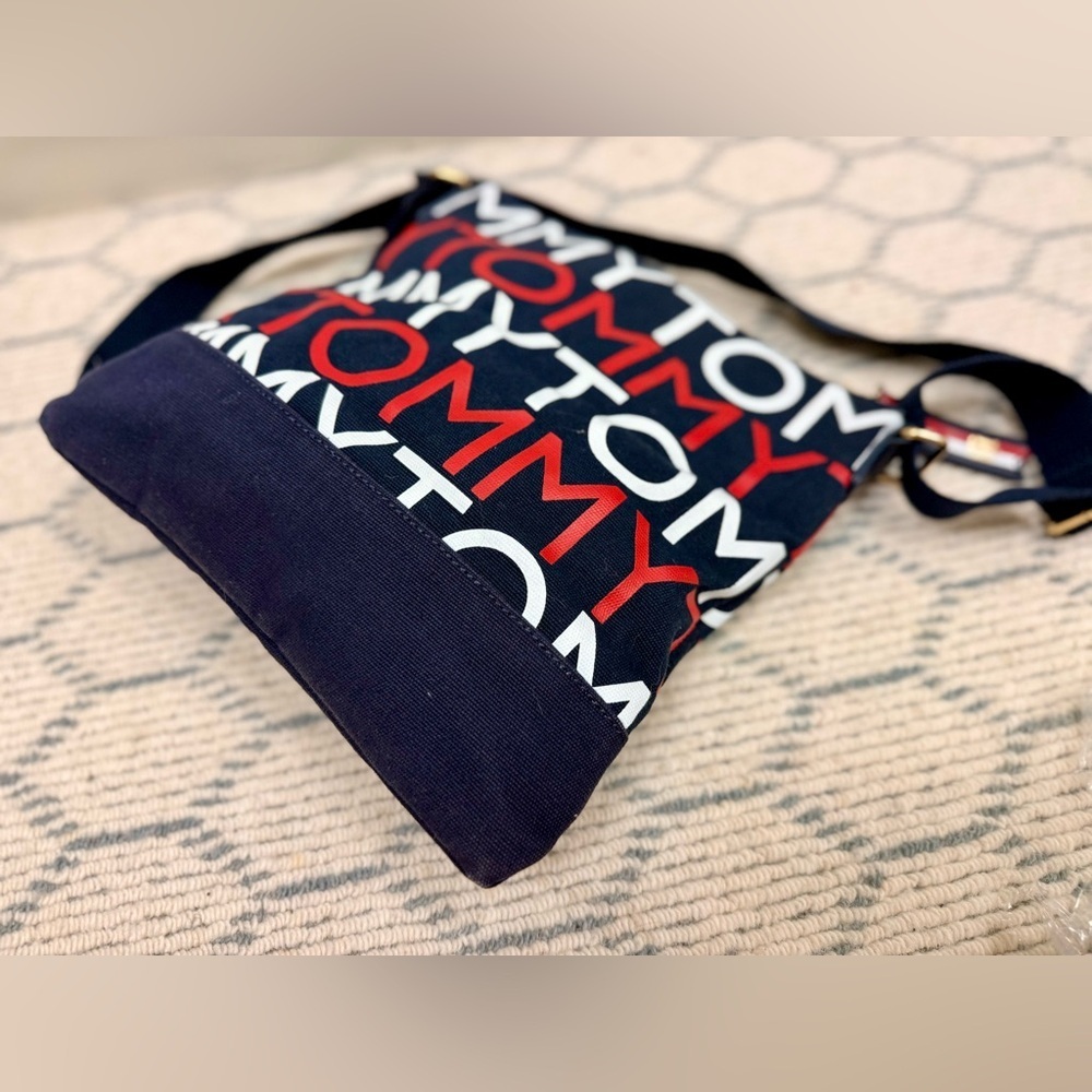 TOMMY HILFIGER Y2K Classic Navy Canvas Logo Print Adjustable Strap Crossvody - Picture 10 of 16
